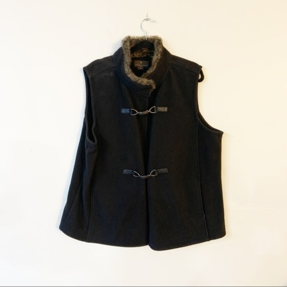 Fenn Wright Manson Womens Size 2X Plus Size Sleeveless Jacket Vest Faux Fur